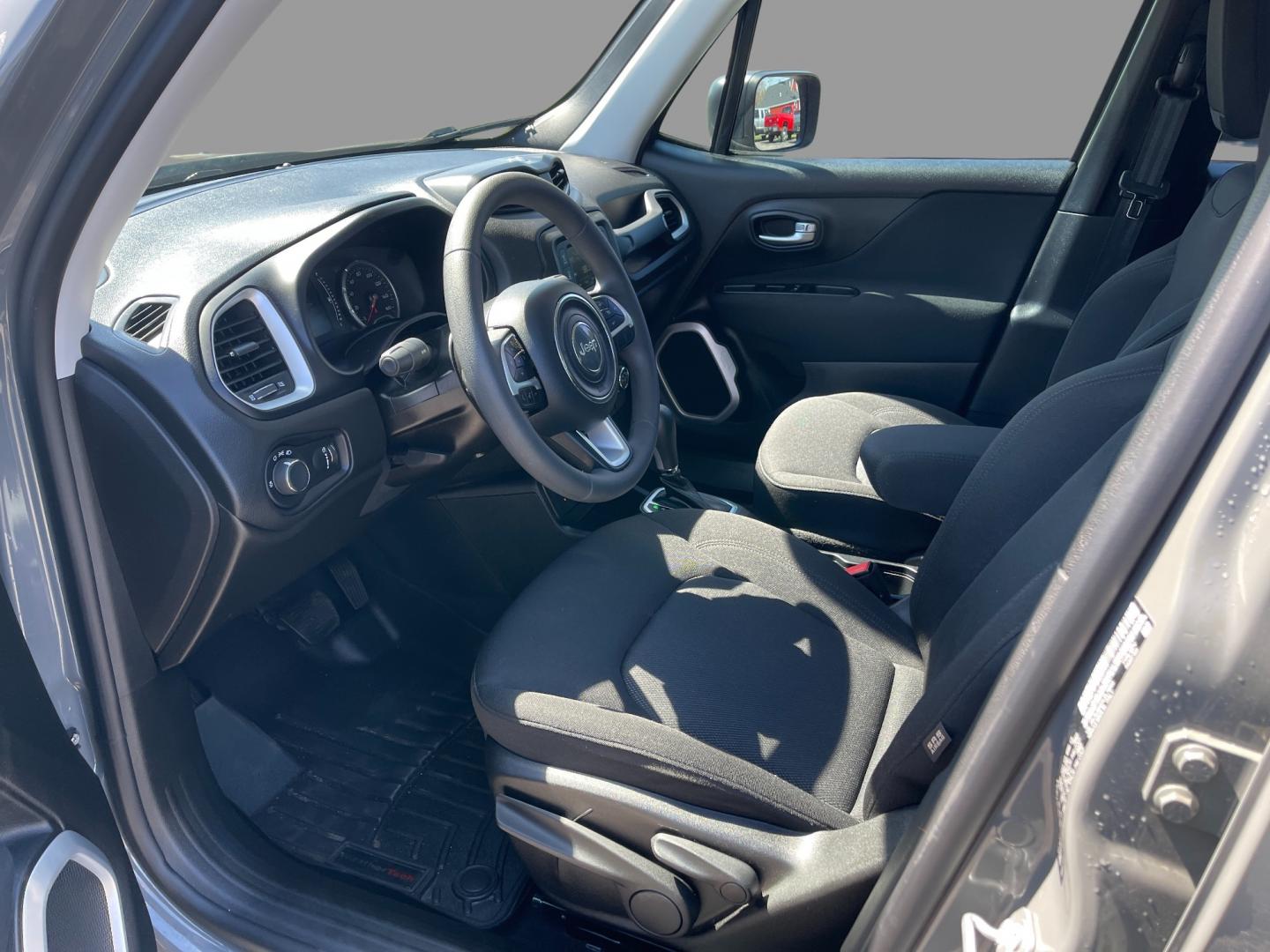 2020 Gray /Black Jeep Renegade Sport (ZACNJBABXLP) with an 2.4L I4 DOHC 16V Multi-Air engine, 9 Speed Automatic transmission, located at 11115 Chardon Rd. , Chardon, OH, 44024, (440) 214-9705, 41.580246, -81.241943 - Photo#19